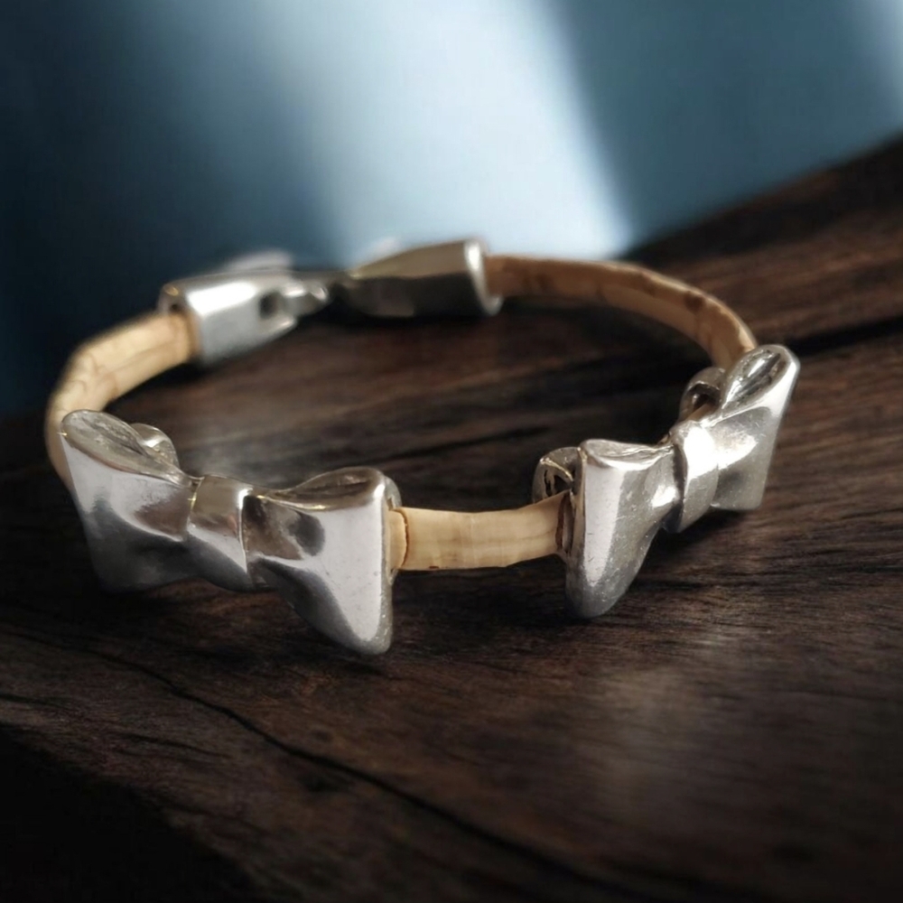 Vtg. Zamak Bow Bracelet